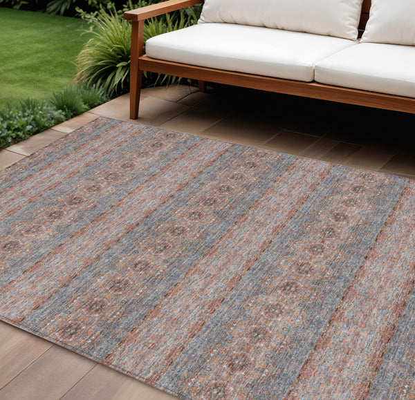 Homeroots 3' Inviting Gold Gray Silver Floral Medallion Washable Area Rug For Indoor Outdoor Spaces 10' X 14' Polyester 578345