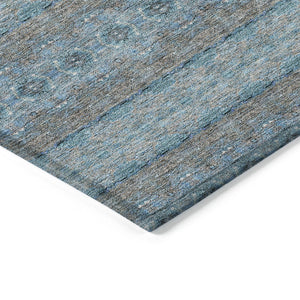 Homeroots 3' Inviting Gold Gray Silver Floral Medallion Washable Area Rug For Indoor Outdoor Spaces 3' X 5' Polyester 578358