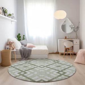 Homeroots 3' Artichoke Green Geometric Washable Area Rug - Perfect For Indoor And Outdoor Spaces, Durable Design 8' Round Polyester 578366