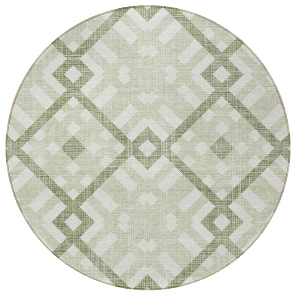 Homeroots 3' Artichoke Green Geometric Washable Area Rug - Perfect For Indoor And Outdoor Spaces, Durable Design 8' Round Polyester 578366