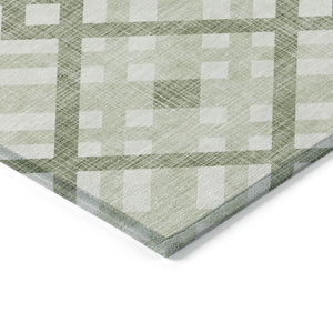 Homeroots 3' Artichoke Green Geometric Washable Area Rug - Perfect For Indoor And Outdoor Spaces, Durable Design 9' X 12' Polyester 578368