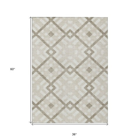 Homeroots 3' Artichoke Green Geometric Washable Area Rug - Perfect For Indoor And Outdoor Spaces, Durable Design 3' X 5' Polyester 578370