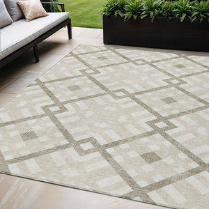 Homeroots 3' Artichoke Green Geometric Washable Area Rug - Perfect For Indoor And Outdoor Spaces, Durable Design 5' X 8' Polyester 578371
