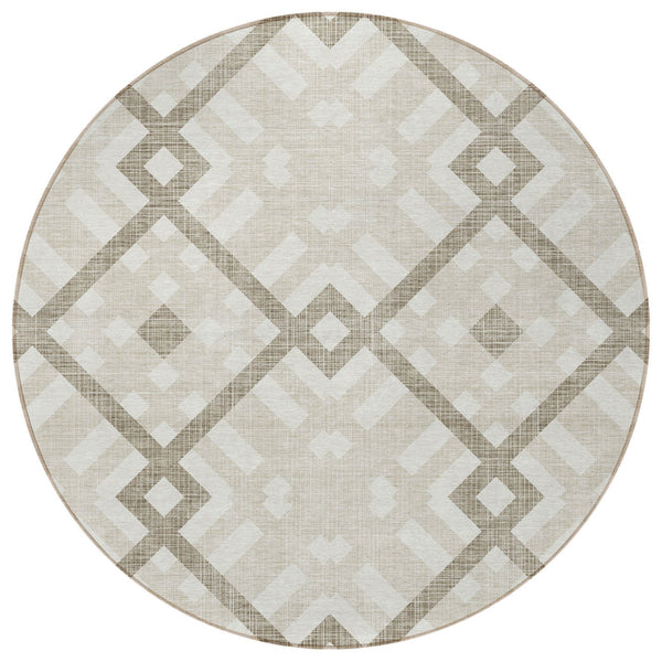 Homeroots 3' Artichoke Green Geometric Washable Area Rug - Perfect For Indoor And Outdoor Spaces, Durable Design 8' Round Polyester 578372