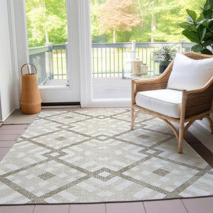 Homeroots 3' Artichoke Green Geometric Washable Area Rug - Perfect For Indoor And Outdoor Spaces, Durable Design 8' X 10' Polyester 578373