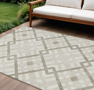 Homeroots 3' Artichoke Green Geometric Washable Area Rug - Perfect For Indoor And Outdoor Spaces, Durable Design 9' X 12' Polyester 578374