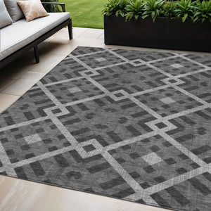 Homeroots 3' Artichoke Green Geometric Washable Area Rug - Perfect For Indoor And Outdoor Spaces, Durable Design 5' X 8' Polyester 578377