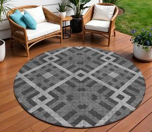 Homeroots 3' Artichoke Green Geometric Washable Area Rug - Perfect For Indoor And Outdoor Spaces, Durable Design 8' Round Polyester 578378