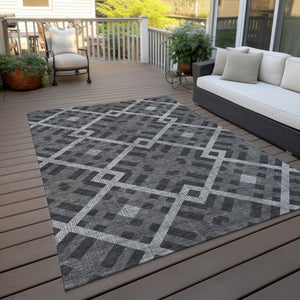 Homeroots 3' Artichoke Green Geometric Washable Area Rug - Perfect For Indoor And Outdoor Spaces, Durable Design 9' X 12' Polyester 578380
