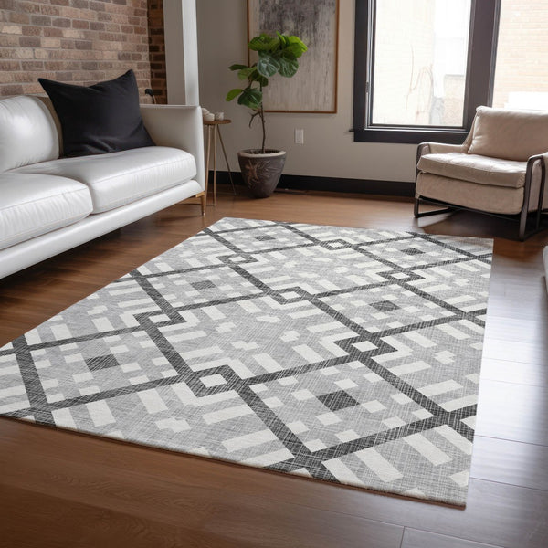 Homeroots 3' Artichoke Green Geometric Washable Area Rug - Perfect For Indoor And Outdoor Spaces, Durable Design 5' X 8' Polyester 578389