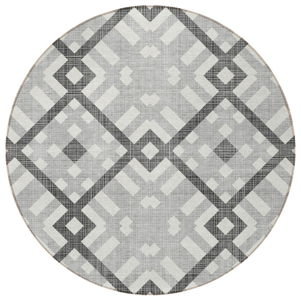 Homeroots 3' Artichoke Green Geometric Washable Area Rug - Perfect For Indoor And Outdoor Spaces, Durable Design 8' Round Polyester 578390