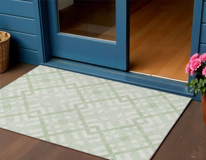 Homeroots 3' Artichoke Green Geometric Washable Area Rug - Perfect For Indoor And Outdoor Spaces, Durable Design 3' X 5' Polyester 578400