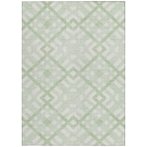 Homeroots 3' Artichoke Green Geometric Washable Area Rug - Perfect For Indoor And Outdoor Spaces, Durable Design 5' X 8' Polyester 578401