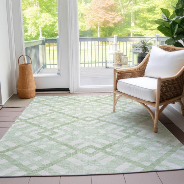 Homeroots 3' Artichoke Green Geometric Washable Area Rug - Perfect For Indoor And Outdoor Spaces, Durable Design 5' X 8' Polyester 578401