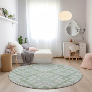 Homeroots 3' Artichoke Green Geometric Washable Area Rug - Perfect For Indoor And Outdoor Spaces, Durable Design 8' Round Polyester 578402