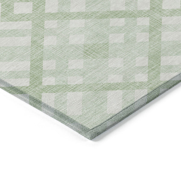 Homeroots 3' Artichoke Green Geometric Washable Area Rug - Perfect For Indoor And Outdoor Spaces, Durable Design 10' X 14' Polyester 578405