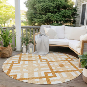 Homeroots 3' Artichoke Green Geometric Washable Area Rug - Perfect For Indoor And Outdoor Spaces, Durable Design 8' Round Polyester 578408