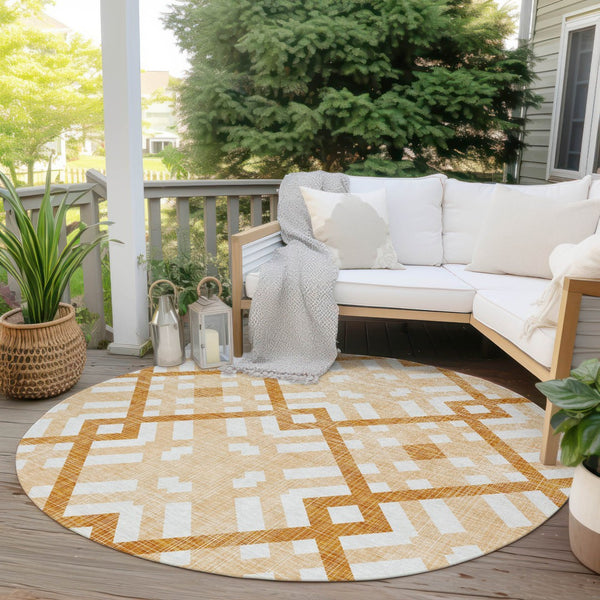 Homeroots 3' Artichoke Green Geometric Washable Area Rug - Perfect For Indoor And Outdoor Spaces, Durable Design 8' Round Polyester 578408