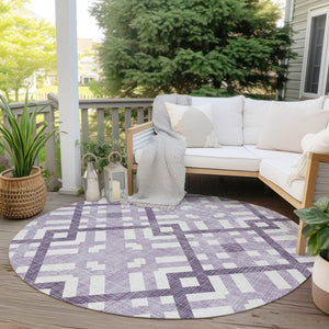 Homeroots 3' Artichoke Green Geometric Washable Area Rug - Perfect For Indoor And Outdoor Spaces, Durable Design 8' Round Polyester 578420