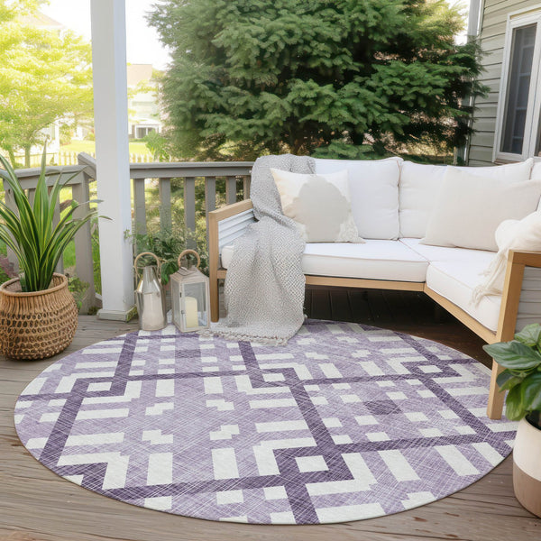 Homeroots 3' Artichoke Green Geometric Washable Area Rug - Perfect For Indoor And Outdoor Spaces, Durable Design 8' Round Polyester 578420