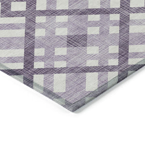 Homeroots 3' Artichoke Green Geometric Washable Area Rug - Perfect For Indoor And Outdoor Spaces, Durable Design 8' X 10' Polyester 578421