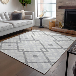 Homeroots 3' Artichoke Green Geometric Washable Area Rug - Perfect For Indoor And Outdoor Spaces, Durable Design 3' X 5' Polyester 578436