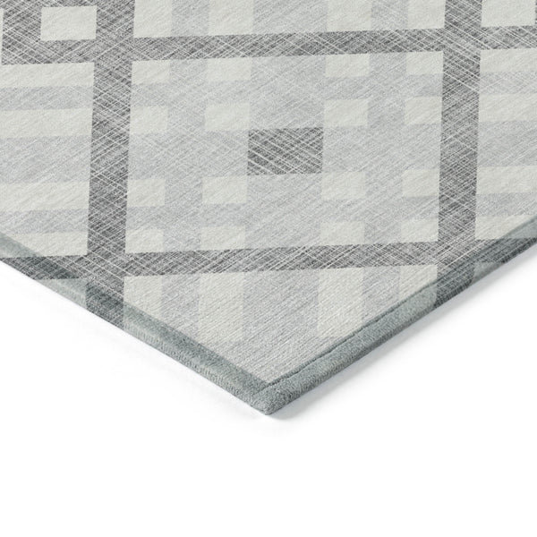 Homeroots 3' Artichoke Green Geometric Washable Area Rug - Perfect For Indoor And Outdoor Spaces, Durable Design 5' X 8' Polyester 578437
