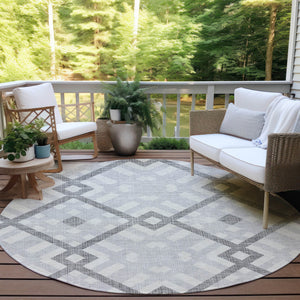 Homeroots 3' Artichoke Green Geometric Washable Area Rug - Perfect For Indoor And Outdoor Spaces, Durable Design 8' Round Polyester 578438