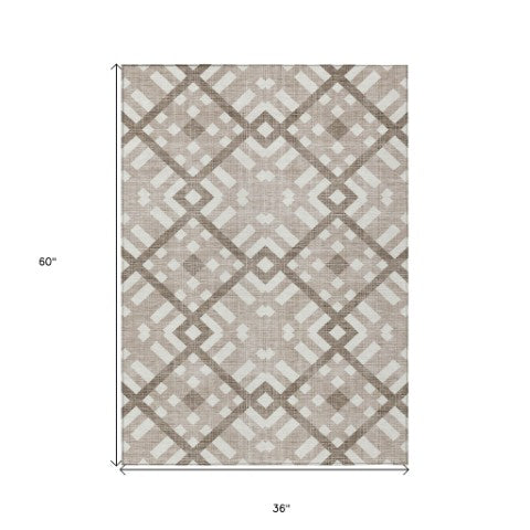 Homeroots 3' Artichoke Green Geometric Washable Area Rug - Perfect For Indoor And Outdoor Spaces, Durable Design 3' X 5' Polyester 578448