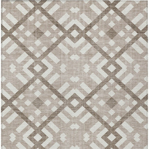 Homeroots 3' Artichoke Green Geometric Washable Area Rug - Perfect For Indoor And Outdoor Spaces, Durable Design 5' X 8' Polyester 578449