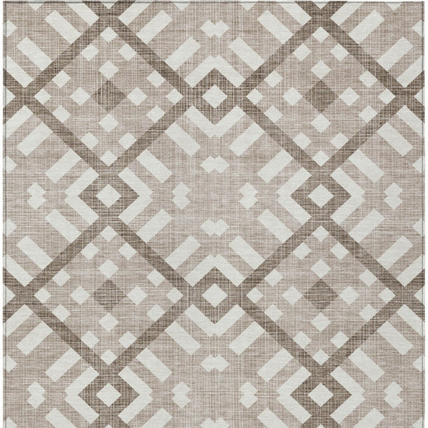 Homeroots 3' Artichoke Green Geometric Washable Area Rug - Perfect For Indoor And Outdoor Spaces, Durable Design 5' X 8' Polyester 578449