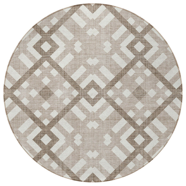 Homeroots 3' Artichoke Green Geometric Washable Area Rug - Perfect For Indoor And Outdoor Spaces, Durable Design 8' Round Polyester 578450