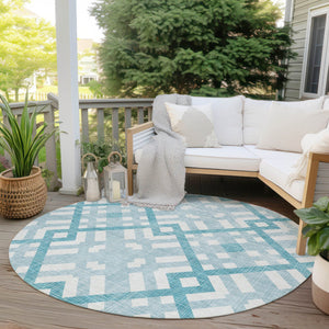 Homeroots 3' Artichoke Green Geometric Washable Area Rug - Perfect For Indoor And Outdoor Spaces, Durable Design 8' Round Polyester 578456