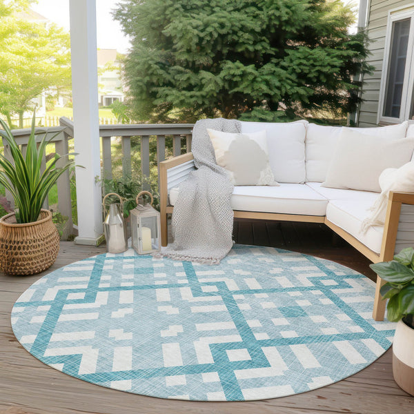Homeroots 3' Artichoke Green Geometric Washable Area Rug - Perfect For Indoor And Outdoor Spaces, Durable Design 8' Round Polyester 578456