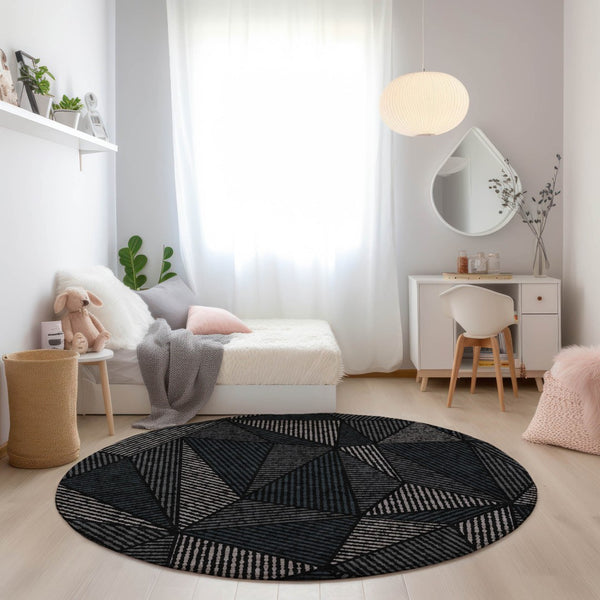 Homeroots 3' Black Charcoal And Gray Geometric Washable Area Rug For Indoor Outdoor Spaces - Durable Design 8' Round Polyester 578498