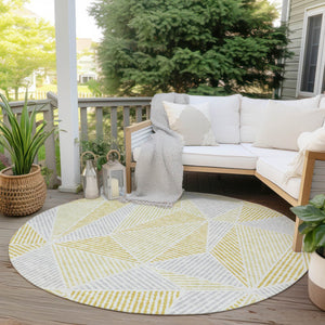 Homeroots 3' Black Charcoal And Gray Geometric Washable Area Rug For Indoor Outdoor Spaces - Durable Design 8' Round Polyester 578516