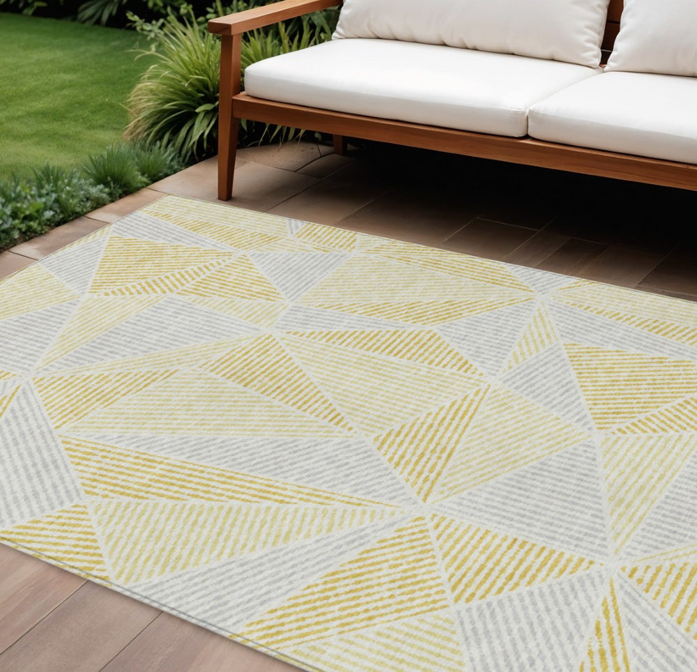 HomeRoots 9' Modern Geometric Gold Gray Wheat Area Rug - Stylish, Washable Indoor Outdoor Carpeting for All Spaces 9' X 12' 578518