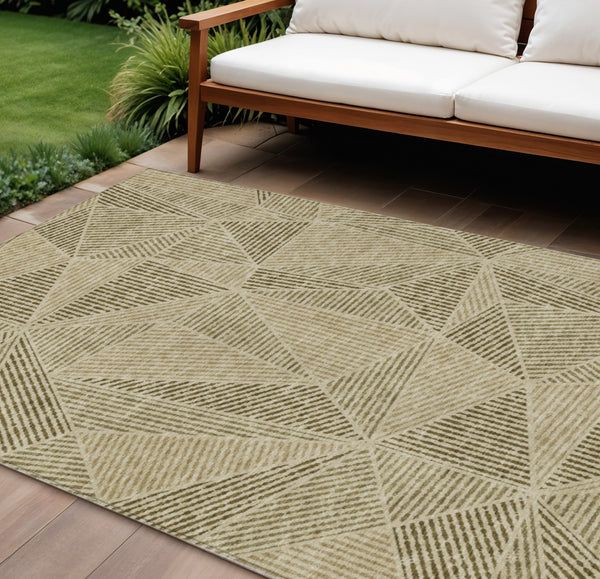 Homeroots 3' Black Charcoal And Gray Geometric Washable Area Rug For Indoor Outdoor Spaces - Durable Design 8' X 10' Polyester 578529