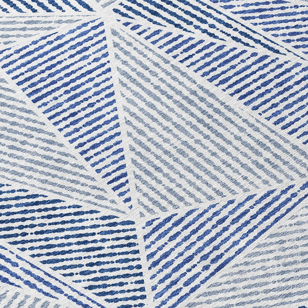 Homeroots 3' Black Charcoal And Gray Geometric Washable Area Rug For Indoor Outdoor Spaces - Durable Design 5' X 8' Polyester 578533