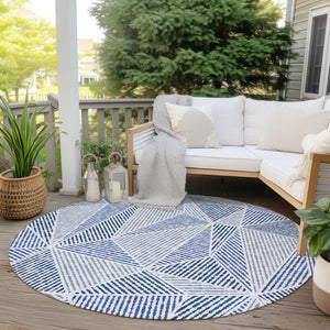 Homeroots 3' Black Charcoal And Gray Geometric Washable Area Rug For Indoor Outdoor Spaces - Durable Design 8' Round Polyester 578534