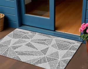 Homeroots 3' Black Charcoal And Gray Geometric Washable Area Rug For Indoor Outdoor Spaces - Durable Design 3' X 5' Polyester 578544