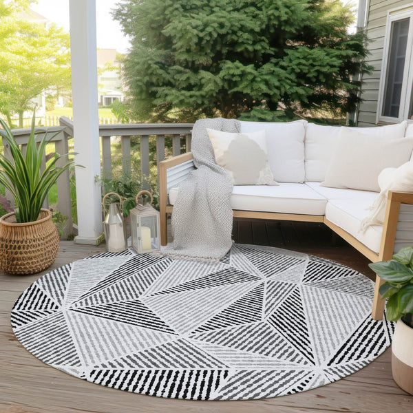 Homeroots 3' Black Charcoal And Gray Geometric Washable Area Rug For Indoor Outdoor Spaces - Durable Design 8' Round Polyester 578546