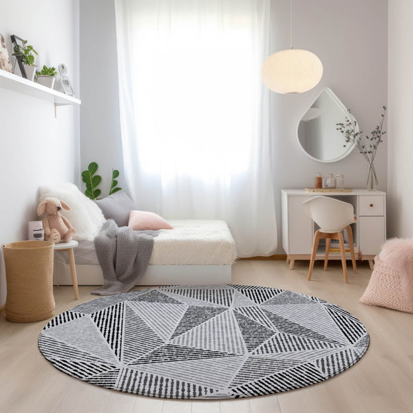 Homeroots 3' Black Charcoal And Gray Geometric Washable Area Rug For Indoor Outdoor Spaces - Durable Design 8' Round Polyester 578546