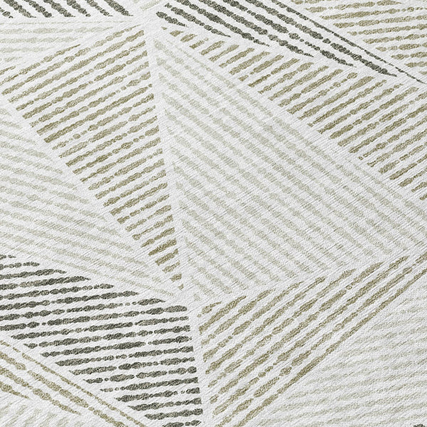 Homeroots 3' Black Charcoal And Gray Geometric Washable Area Rug For Indoor Outdoor Spaces - Durable Design 5' X 8' Polyester 578557