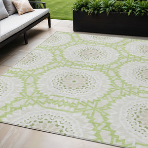 Homeroots 3' Floral Medallion Area Rug - Artichoke Green & Tan, Washable For Indoor & Outdoor Use, Durable Design 5' X 8' Polyester 578569