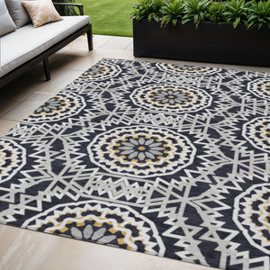 Homeroots 3' Floral Medallion Area Rug - Artichoke Green & Tan, Washable For Indoor & Outdoor Use, Durable Design 5' X 8' Polyester 578581