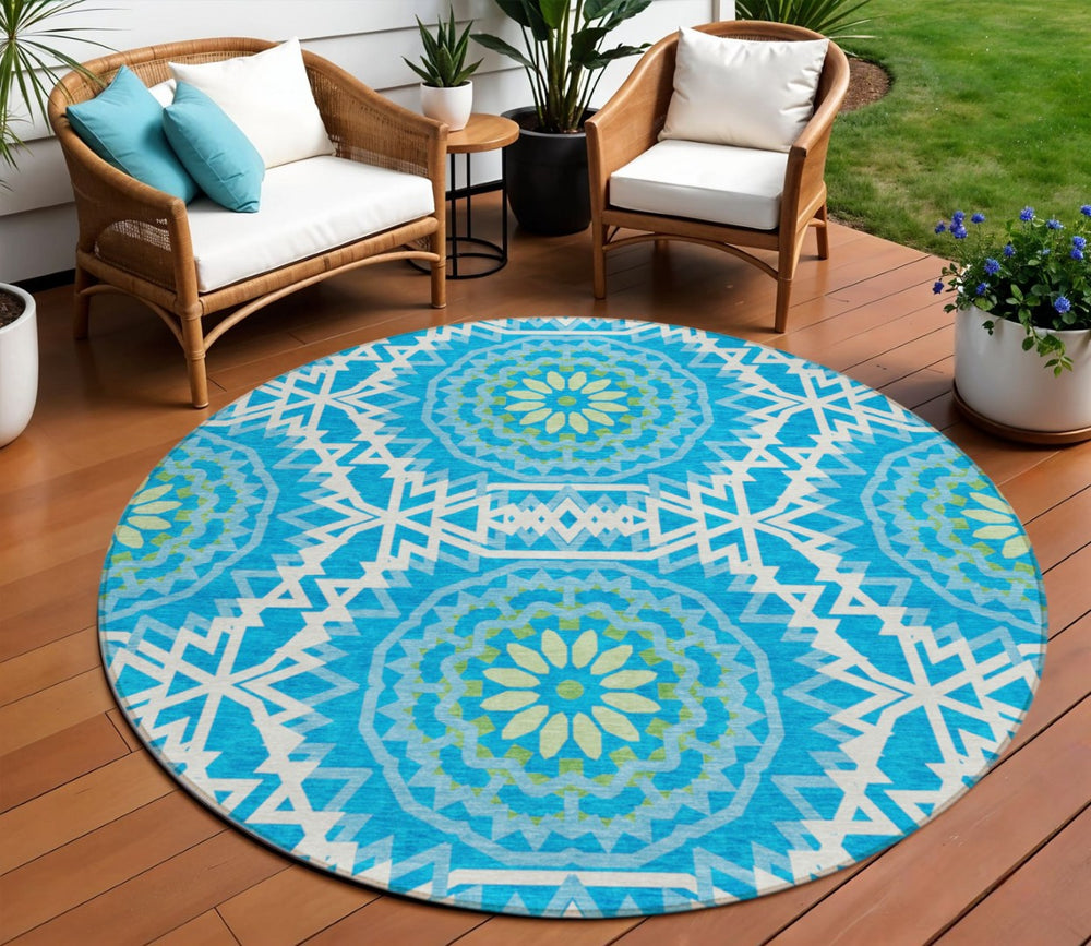 HomeRoots 5' Floral Medallion Washable Area Rug in Ivory and Sky Blue for Indoor and Outdoor Style 8' Round 578588