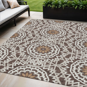 Homeroots 3' Floral Medallion Area Rug - Artichoke Green & Tan, Washable For Indoor & Outdoor Use, Durable Design 5' X 8' Polyester 578599