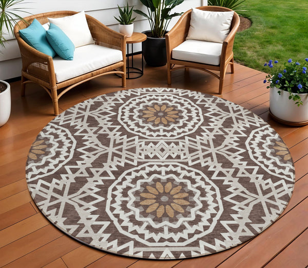 Homeroots 3' Floral Medallion Area Rug - Artichoke Green & Tan, Washable For Indoor & Outdoor Use, Durable Design 8' Round Polyester 578600