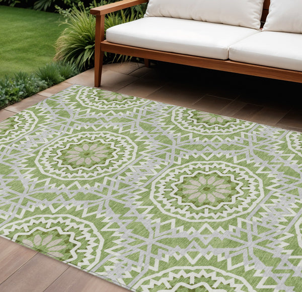 Homeroots 3' Floral Medallion Area Rug - Artichoke Green & Tan, Washable For Indoor & Outdoor Use, Durable Design 9' X 12' Polyester 578626